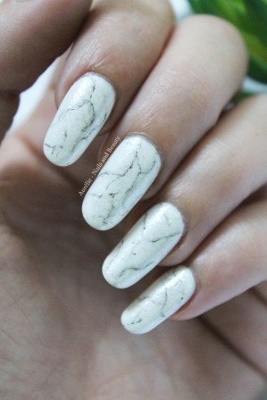 nail-art-pierre-blanche-marbre3
