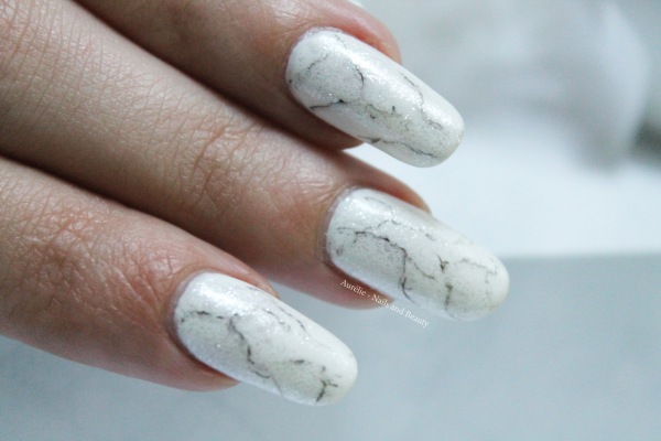 nail-art-pierre-blanche-marbre6